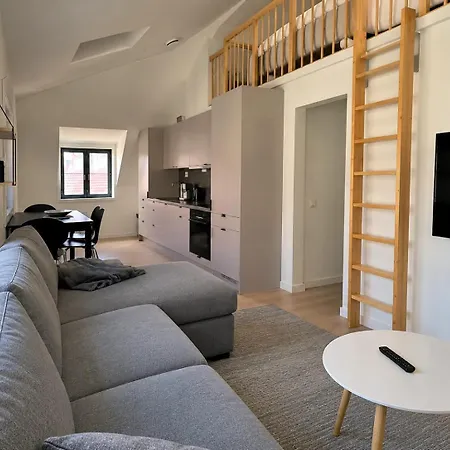 Apartament White *